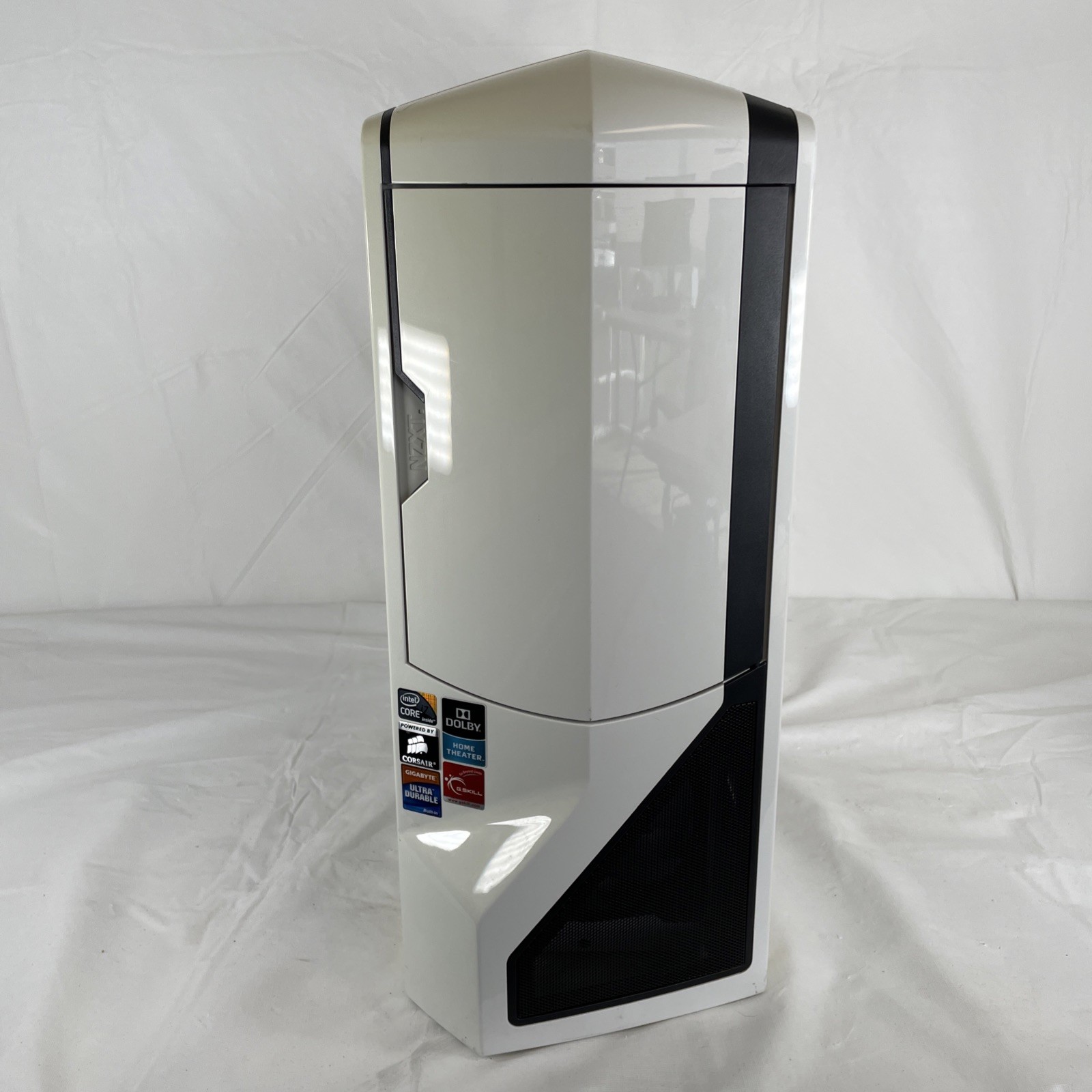 NZXT Phantom 410 Custom AMD FX-8350 @ 4GHz 16GB RAM 250GB SSD WIN11
