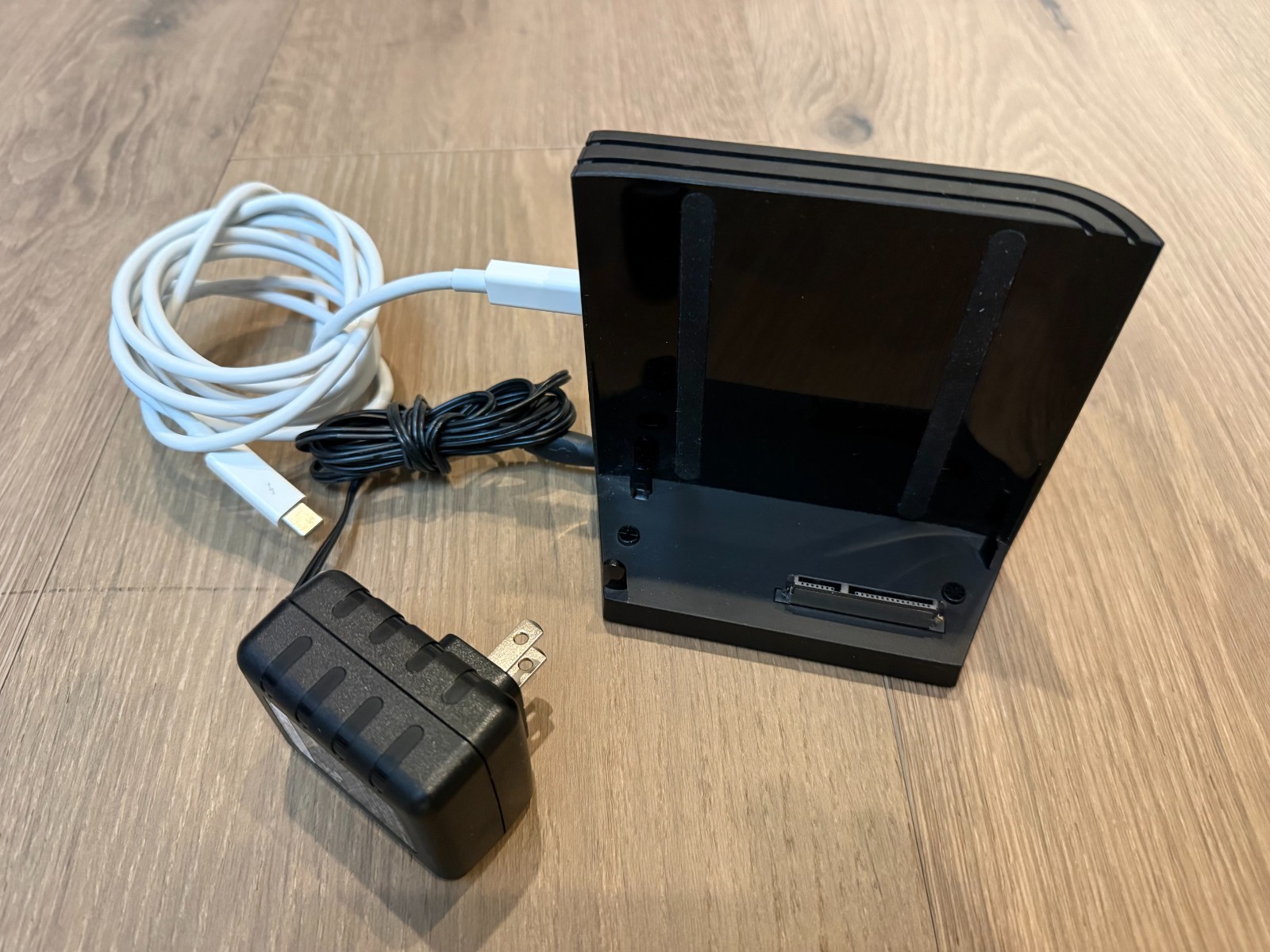Seagate GoFlex Desktop Thunderbolt Adapter SRD0002, Power Supply, & Apple Cable