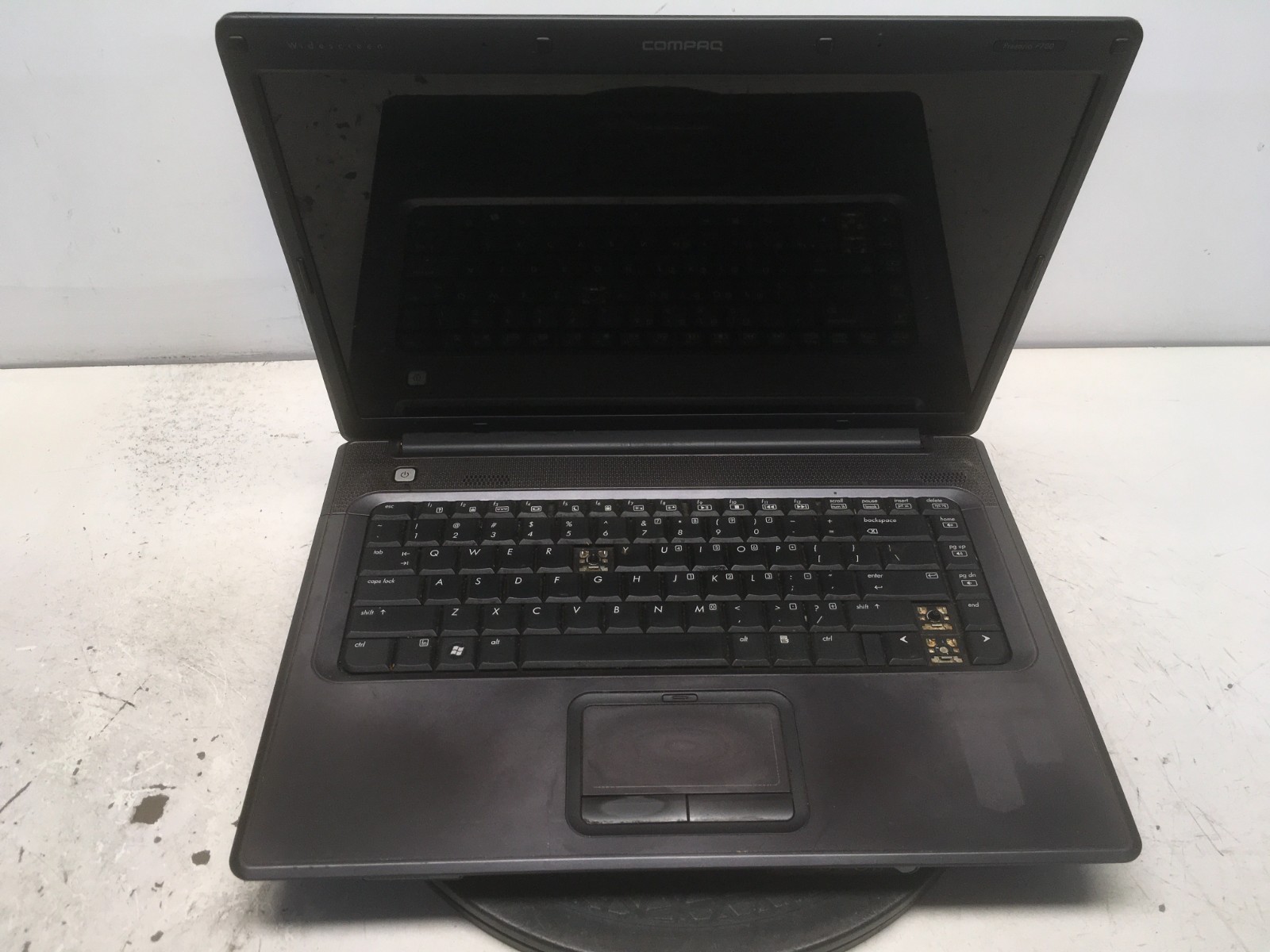 Compaq Presario F700 AMD Athlon 64 X2 TK-57 1900MHz 1 GB NO HDD No Batt