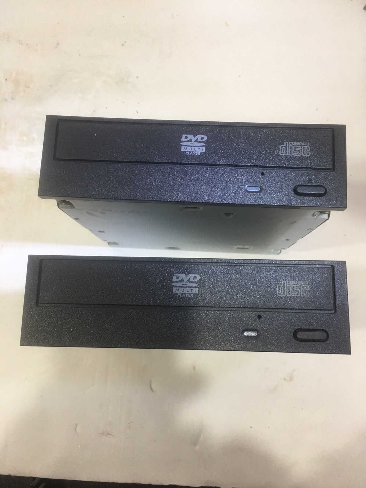 Two (2) HP DH40N DVD-ROM Drive Used