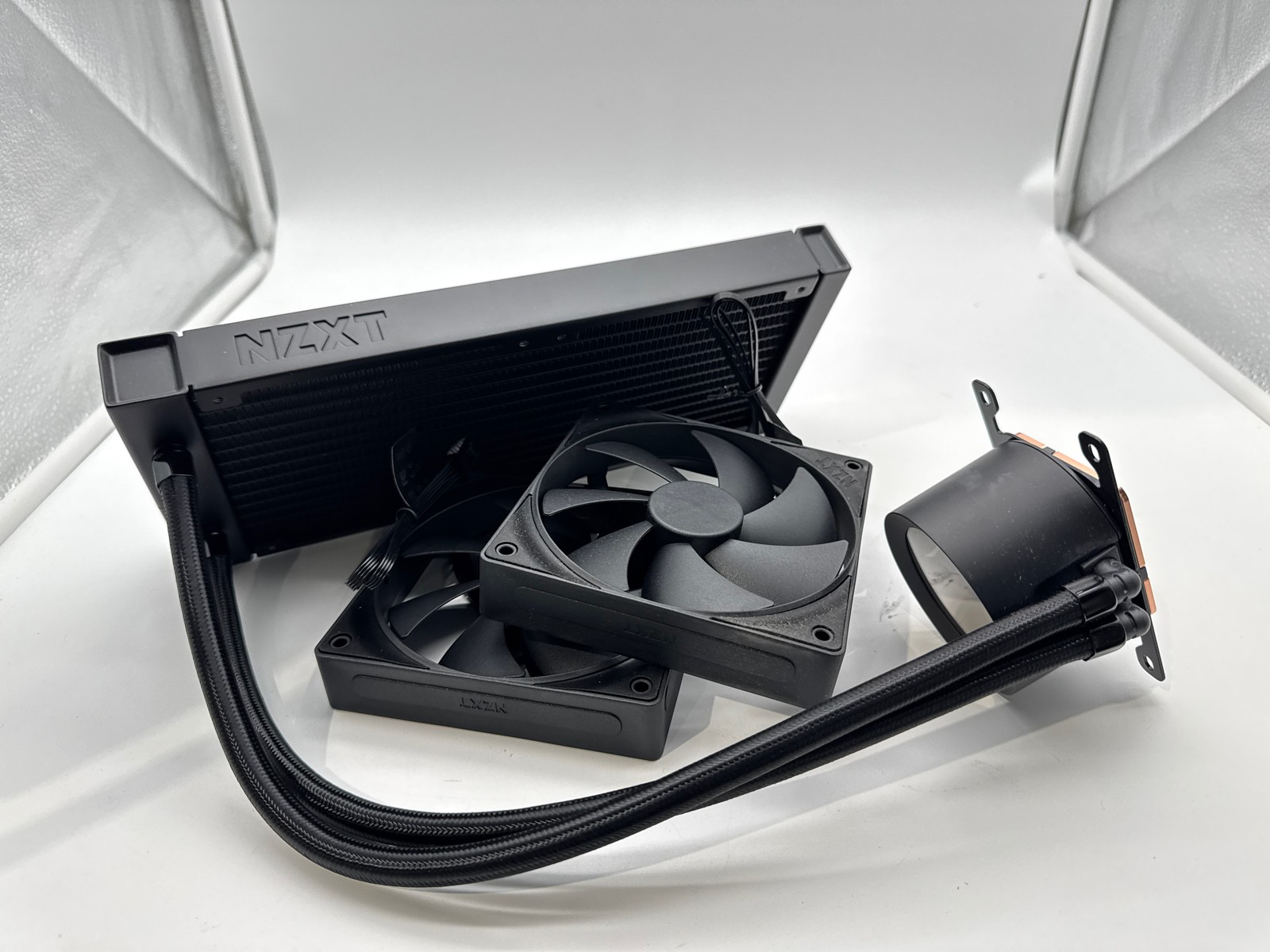 NZXT Kraken Plus 240mm AIO Liquid CPU Cooler  RL-KN240-B2 Black (1)