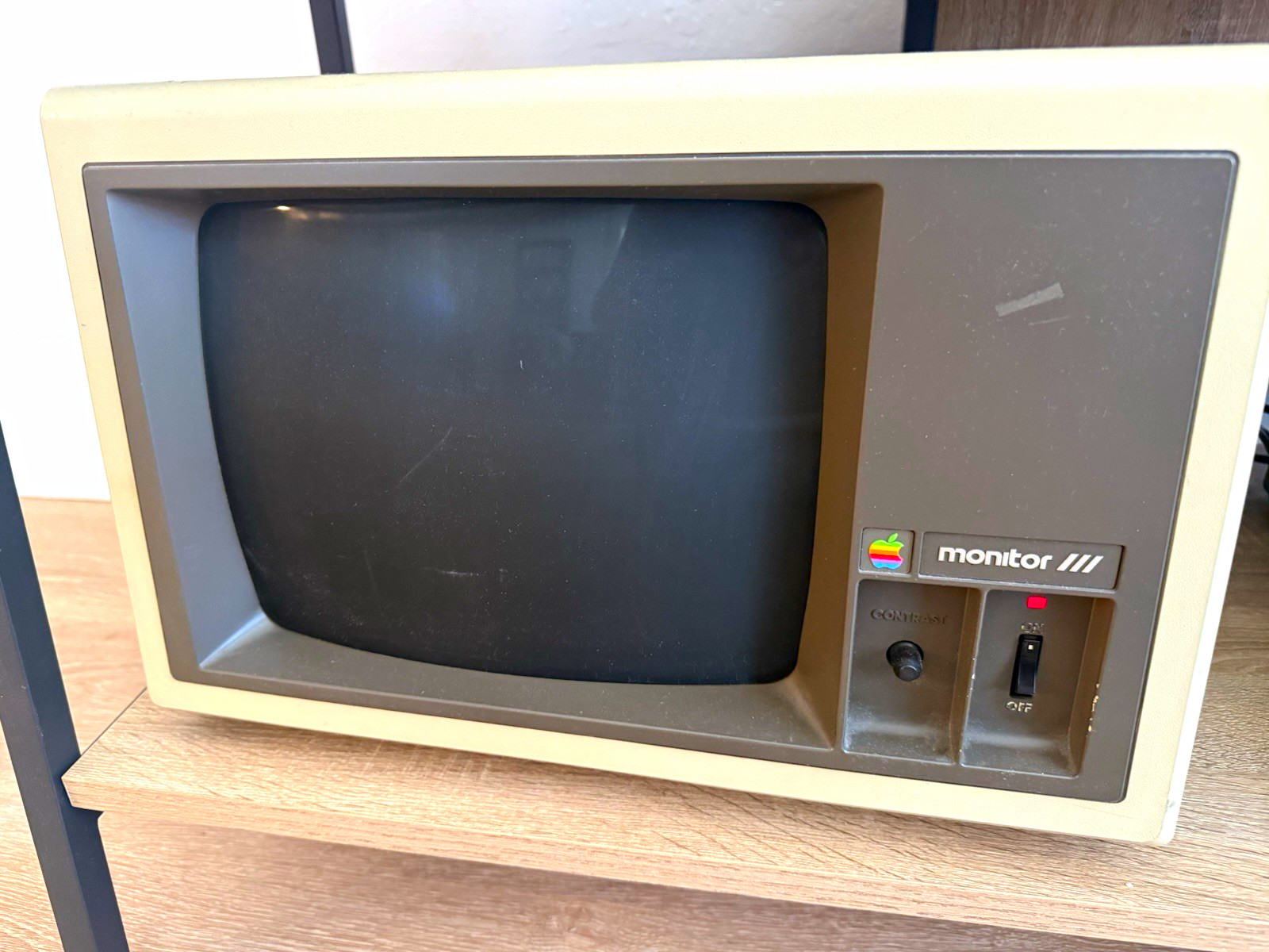 Apple Monitor III Vintage Monitor - No PC - Doesn’t display contents
