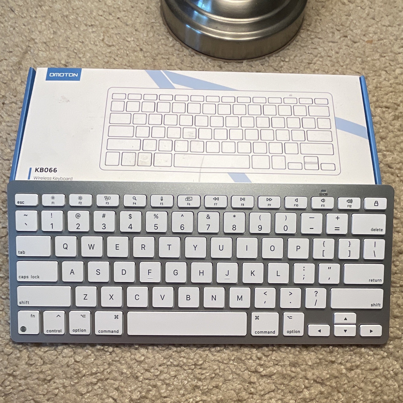 OMOTON KB066 Compact Bluetooth Keyboard Enhanced Function Keys Silver/White