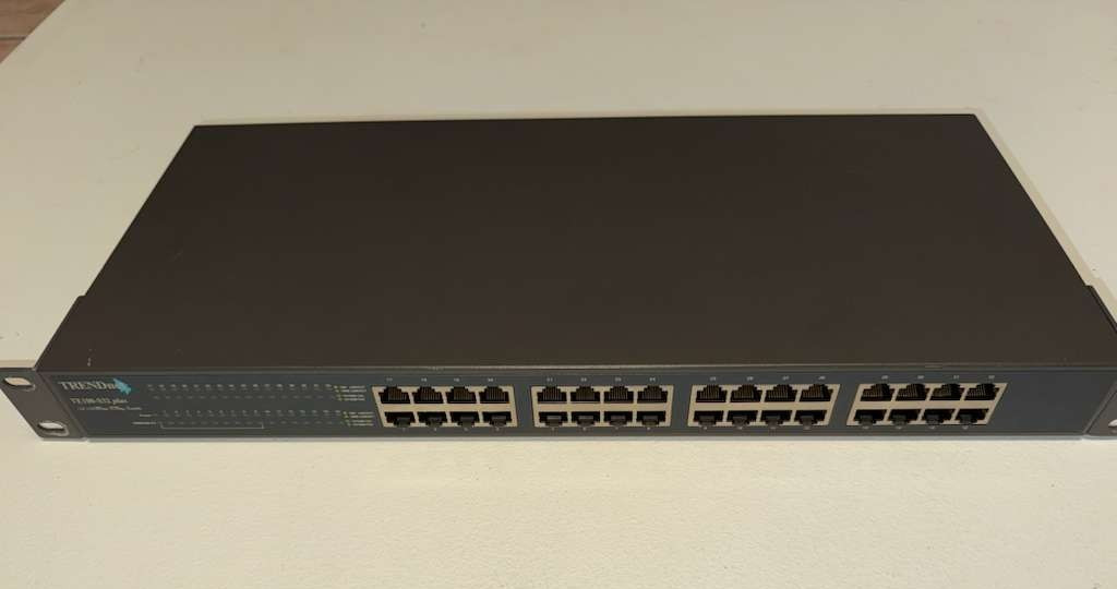 TRENDnet TE100-S32 plus 10/100 MBPS