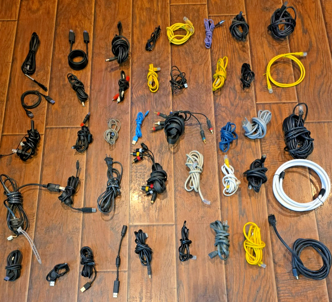 Huge Lot 45ct. HDMI COMPUTER, AUDIO, VIDEO, & Speaker CABLES CHARGERS   HT#523