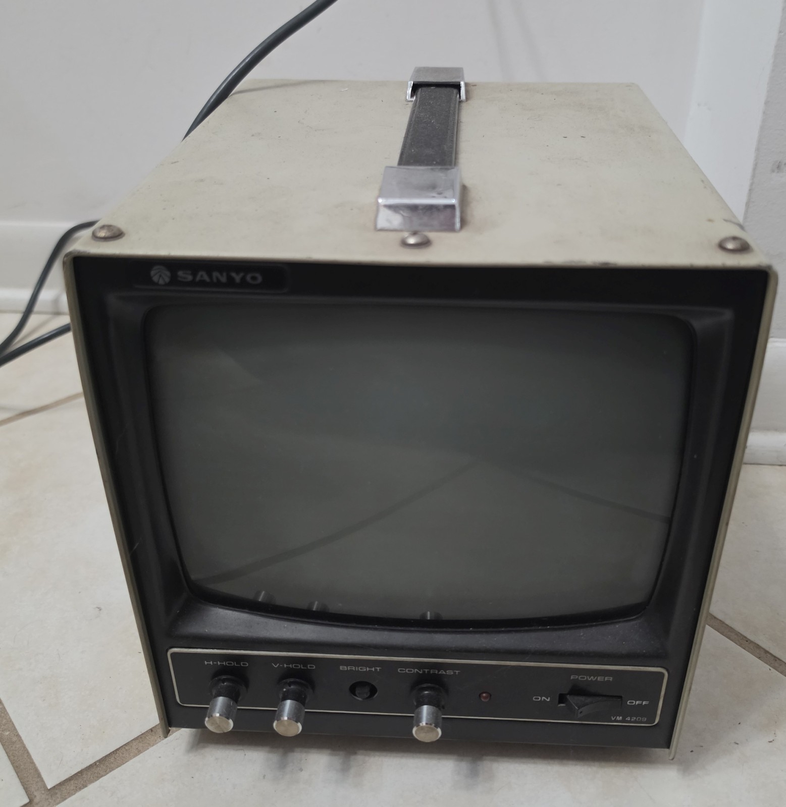 Sanyo VM 4209 Monitor Missing Knob