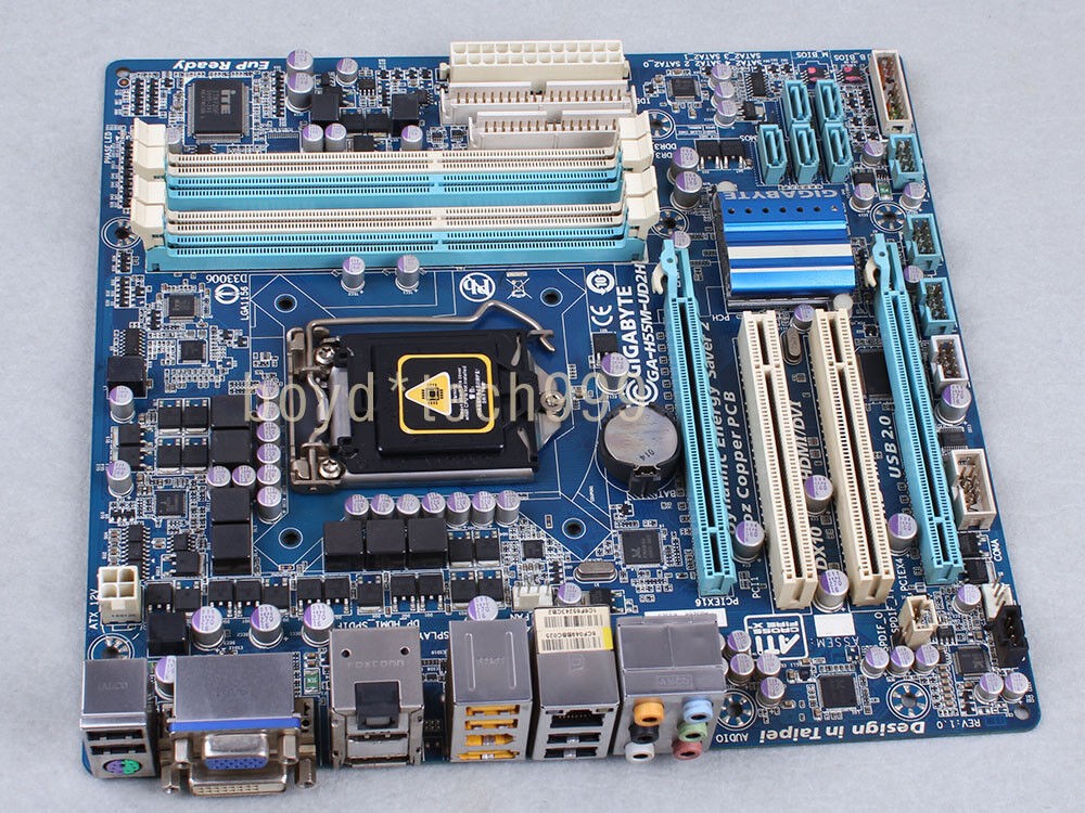 Gigabyte GA-H55M-UD2H LGA 1156/Socket H Motherboard MicroATX