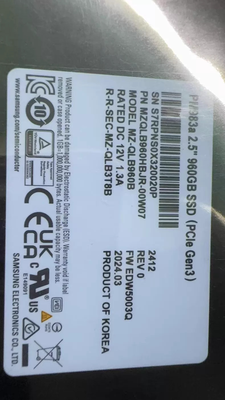 Samsung PM983a 960GB SSD 2.5" U.2 PCIe 3.0 NVMe MZ-QLB960B MZQLB960HBJR-00W07