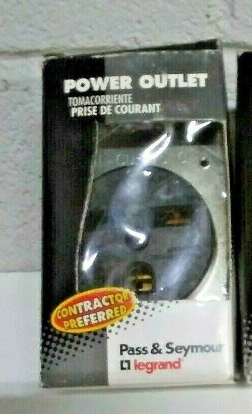 Pass & Seymor p/n# 3801CC6 FLUSH MOUNT OUTLET 2 Pole 250VAC 30AMP 