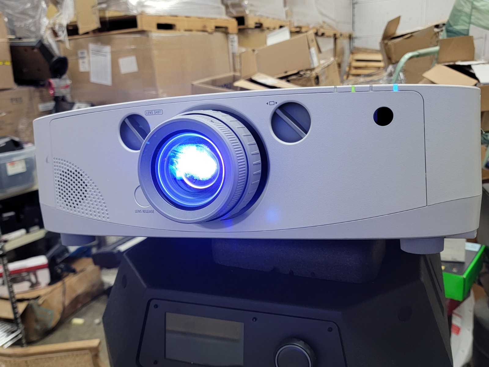 NEC PA550W Projector WXGA Projector 5500 Lumens Lamp 97 Hours no Remote