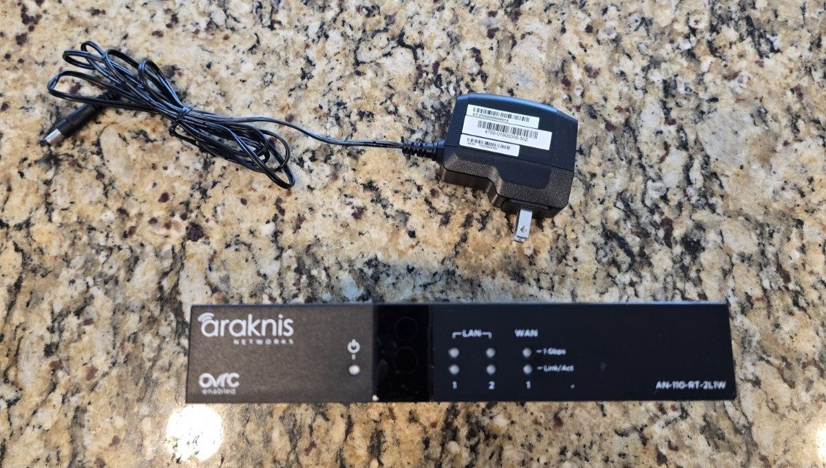Araknis AN-110-RT-2L1W Gigabit VPN Router
