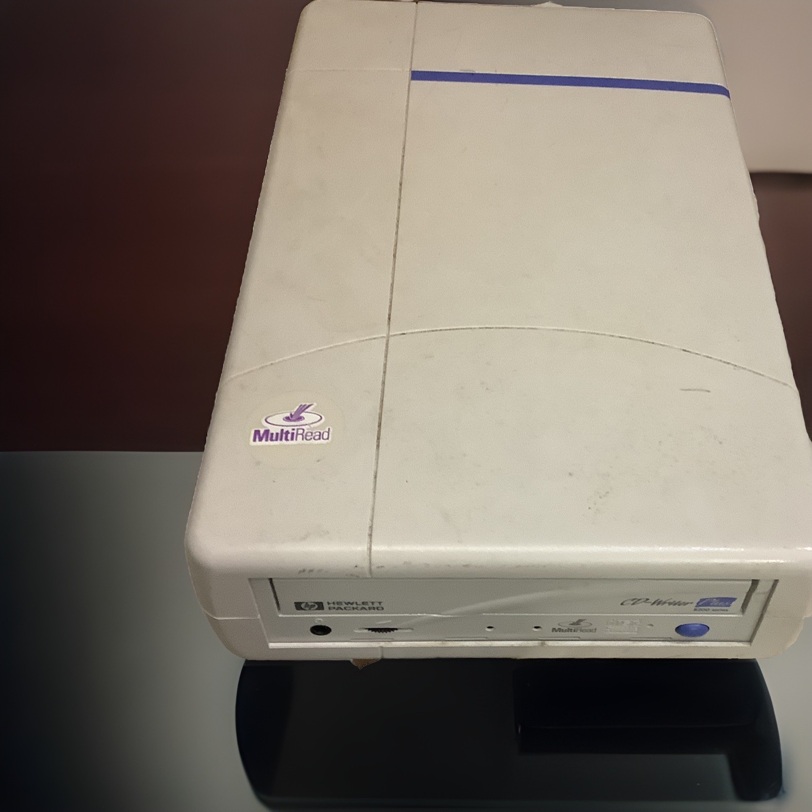 Hewlett Packard (HP)CD-Writer Plus 8200 series external C4453B VTG w/Cable To C