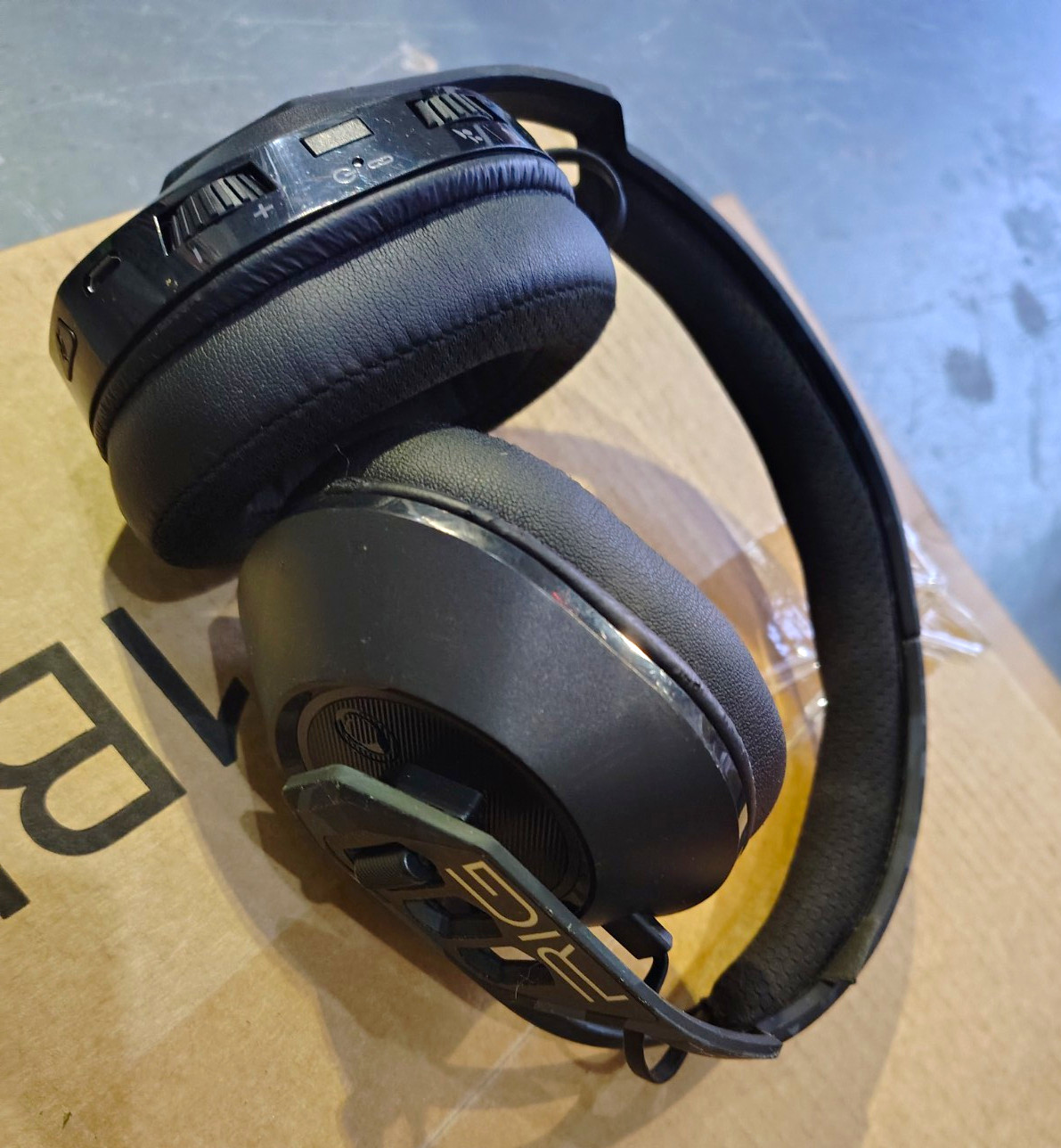 Plantronics RIG WX1 Wired Over-Ear Gaming Headset Boom Mic Inline USB Black
