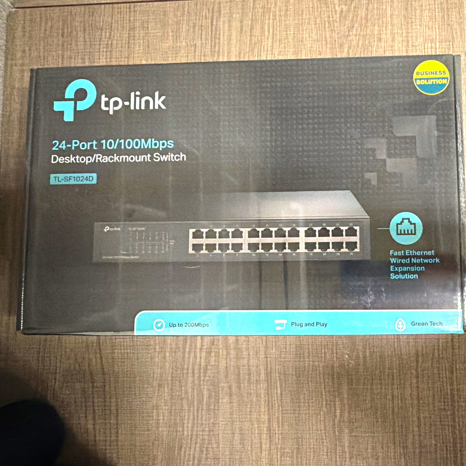 TP-LINK TL-SF1024D 24-Port 10/100 Fast Ethernet Unmanaged Desktop/Rackmount