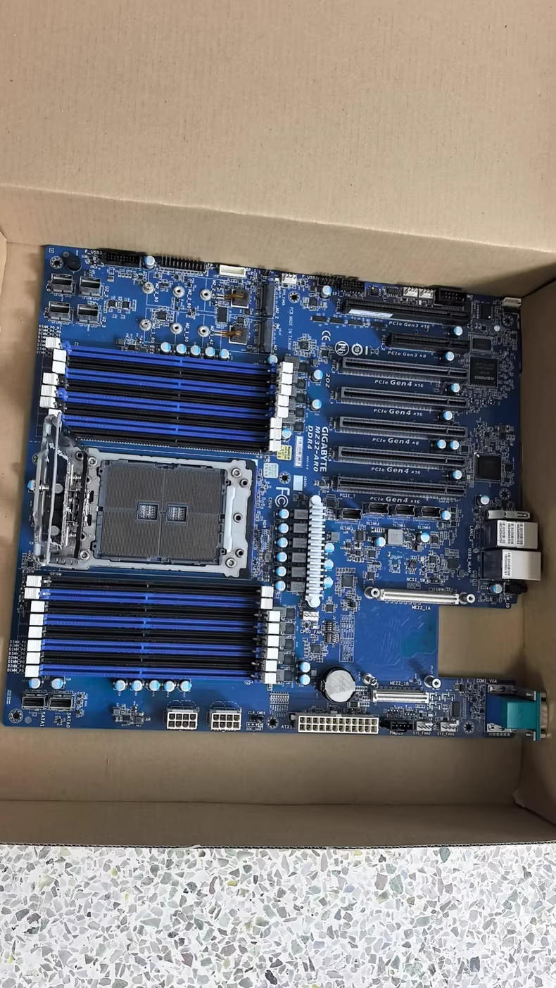 Gigabyte MZ32-AR0 E-ATX SP3 Server Motherboard DDR4 Rev3.0 For AMD 7002/7003