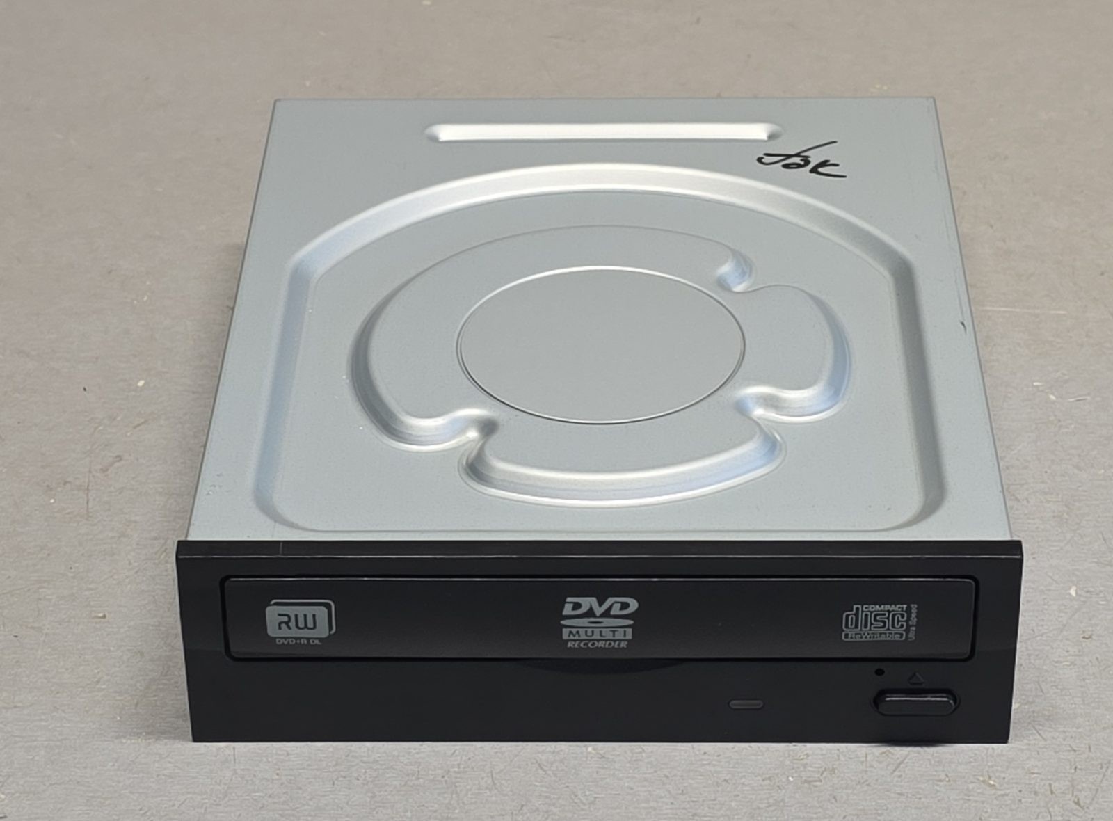 Lite-On iHAS124-04 Internal DVD/CD RW SATA Optical Drive August 2009