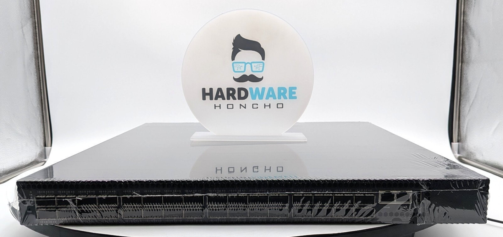 HPE Altoline JL313A 6920‑24XGT 24‑Port 10GBase‑T Switch w/ 2x40G QSFP+
