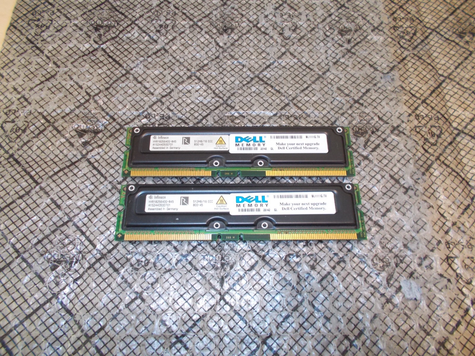 1GB (512MBx2) Dell Infineon 512MB/16 ECC 800-45 800mhz RDram HVYR1825640G-845