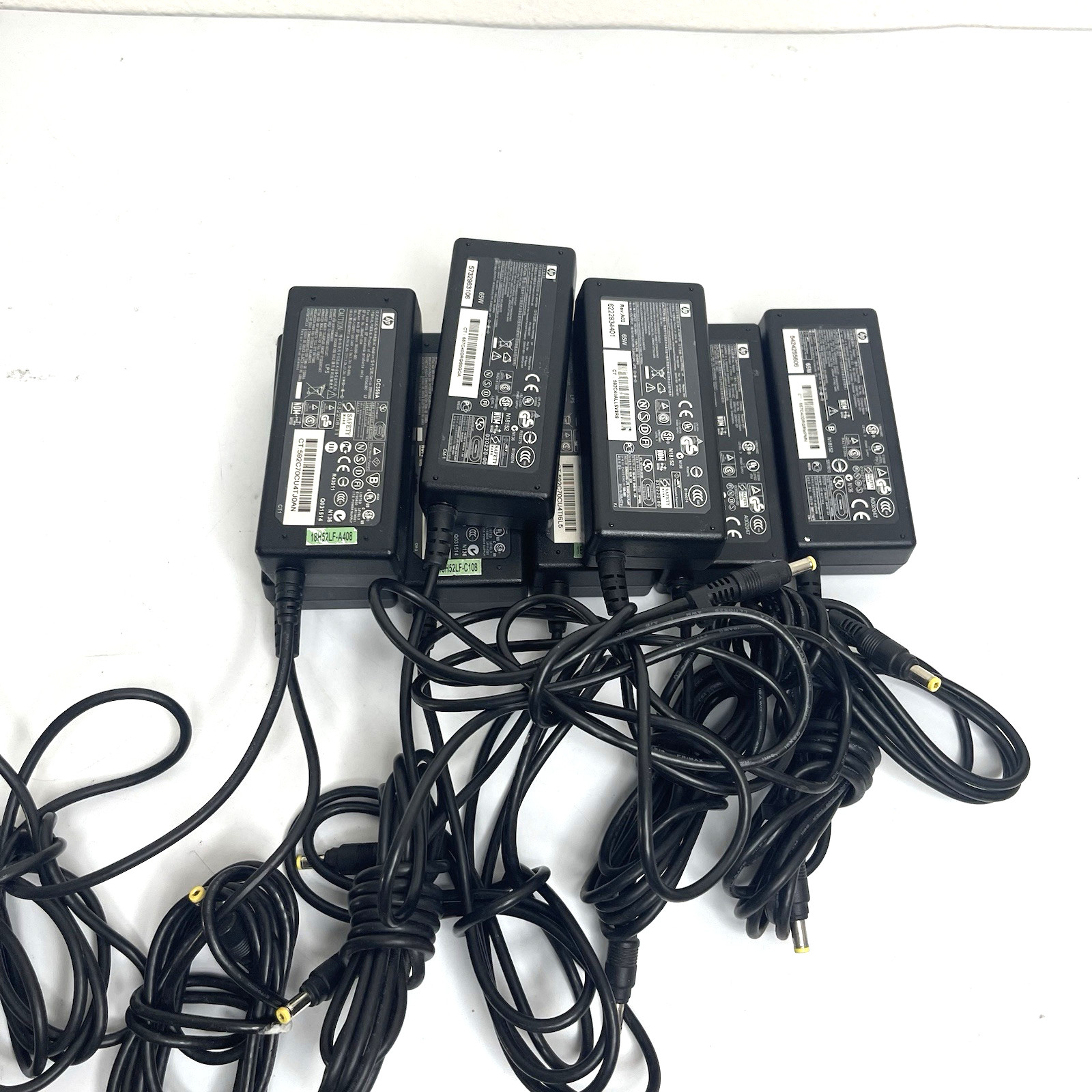 Lot of 8 - Genuine OEM HP 18.5V 3.5A 65W AC Charger for HP/Compaq DC359A