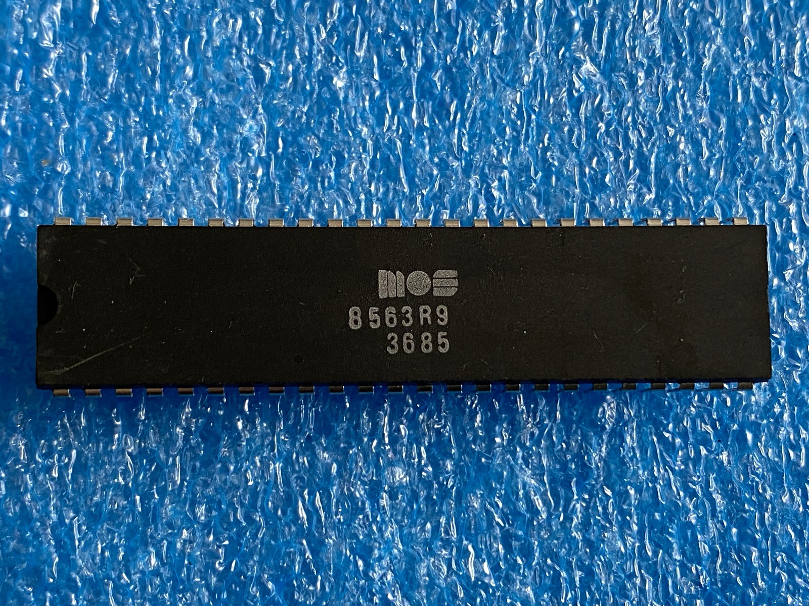 MOS 8563R9 VIC chip for Commodore 128, work#36 85