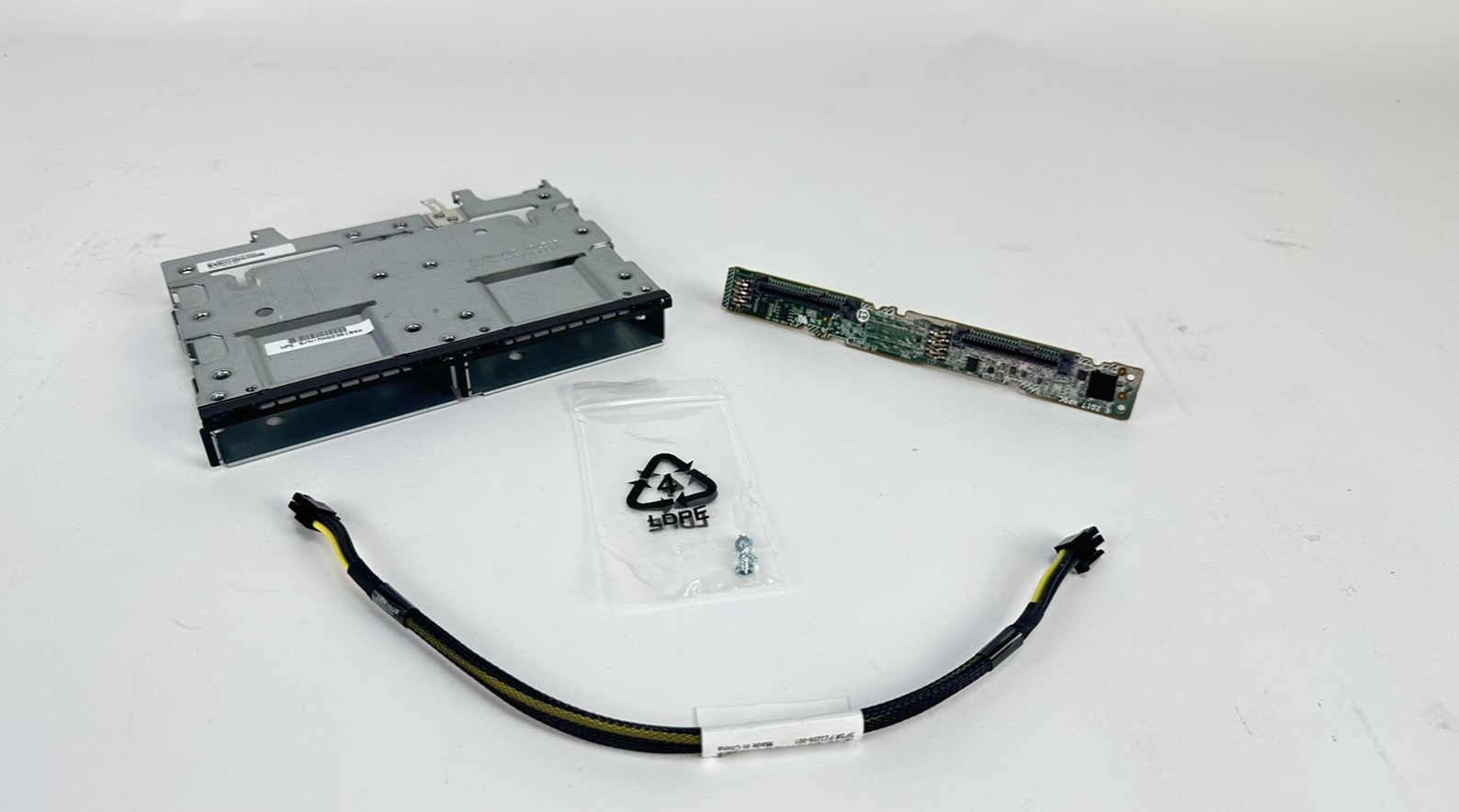 HPE DL325 Gen10 Plus & V2 2SFF NVMe U.2 SCN Kit Cage+Backplane+Power Cable SC