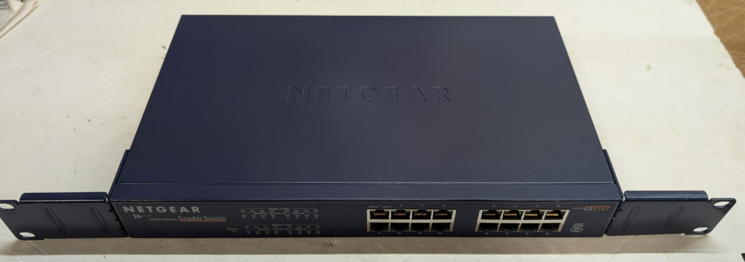 NETGEAR GS516T 16-Port Gigabit Switch 10/100/1000 Unmanaged Rackmount 