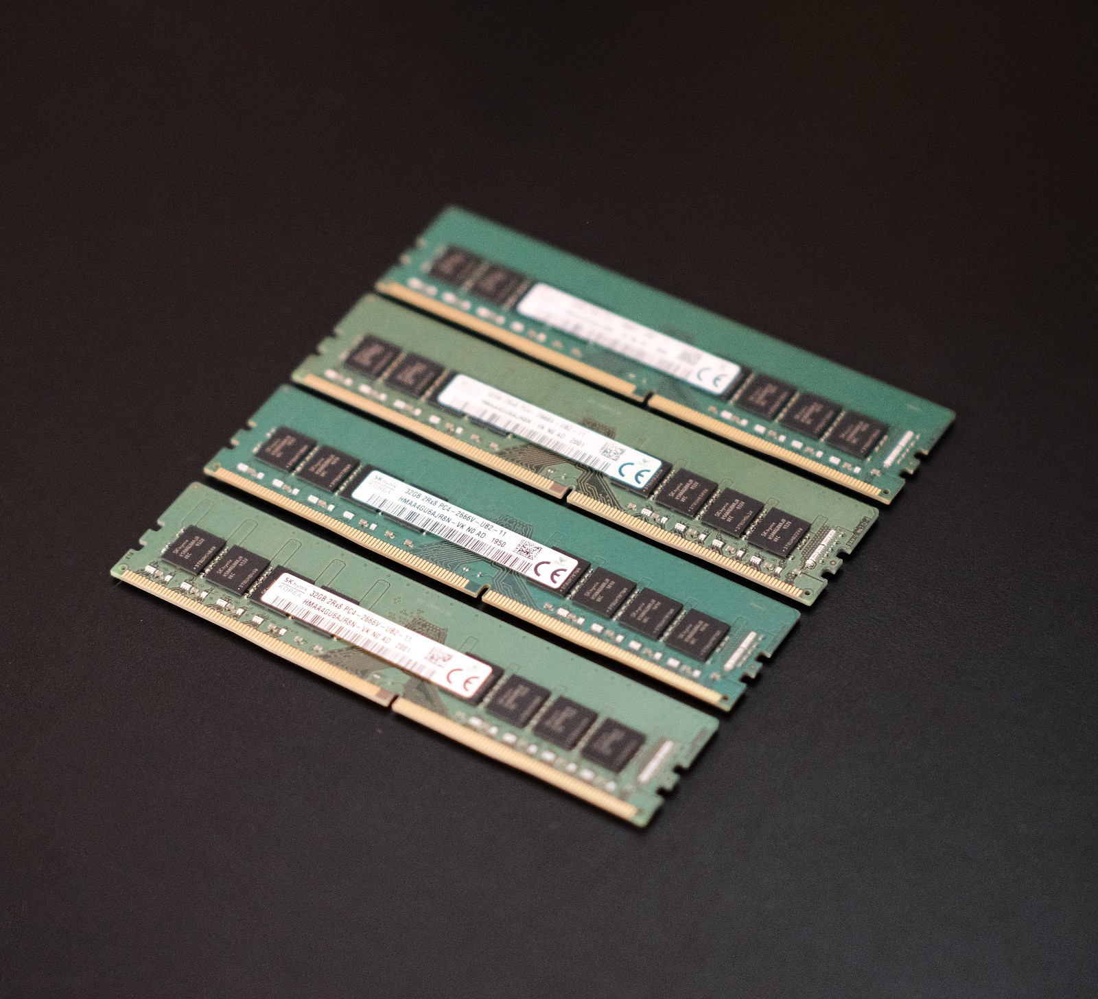 SK Hynix 128GB DDR4 2666 (4x 32GB) DIMM - HMAA4GU6AJR8N