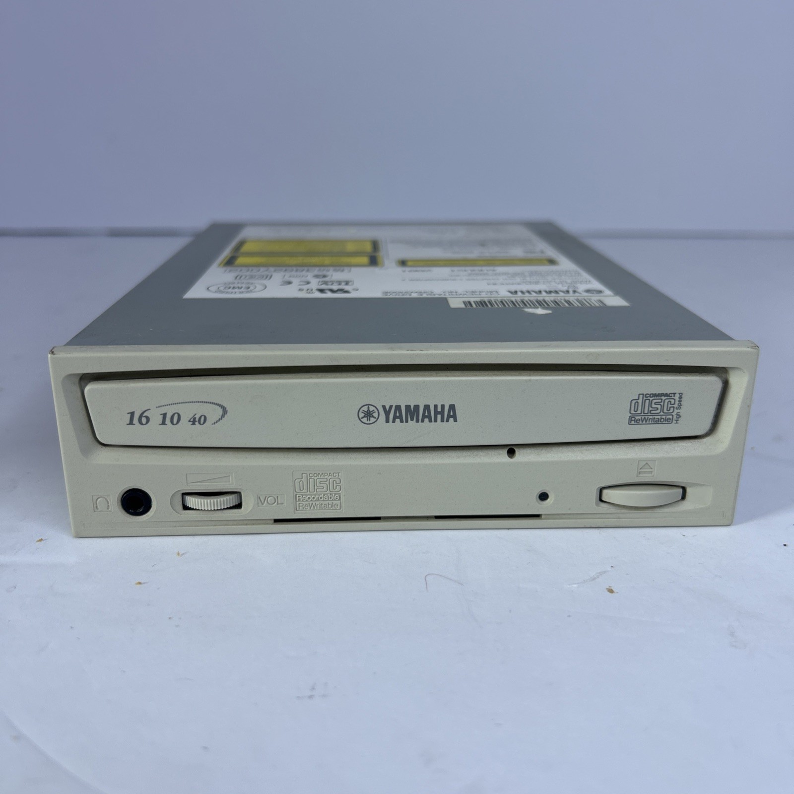 Vintage Yamaha CRW2100E CD-RW CD-Rewritable IDE Drive 16x-10x-40x Untested