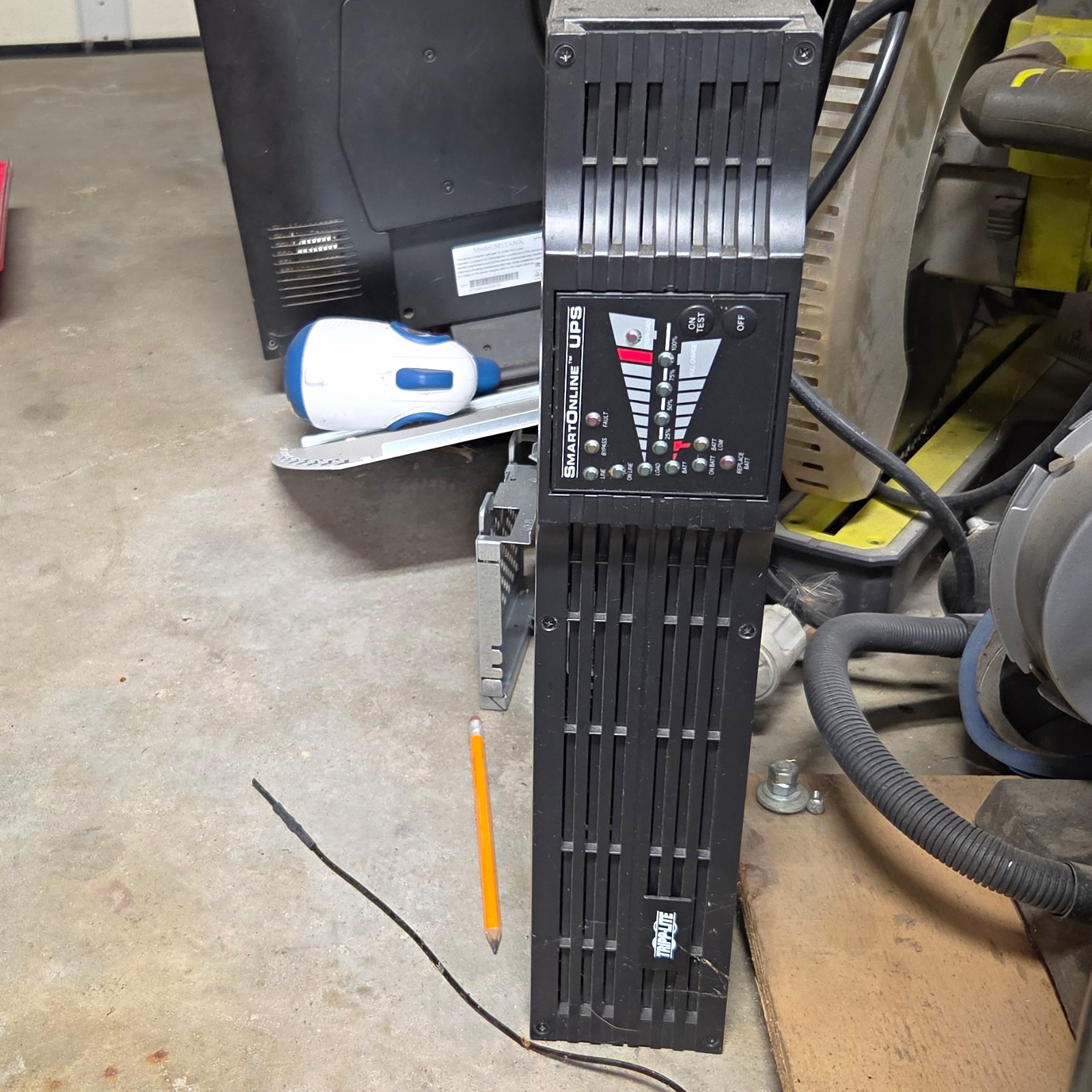 Tripp Lite SmartOnline On-Line UPS 120V 15A 1000W Tower NEMA 5-15P Black PS7191