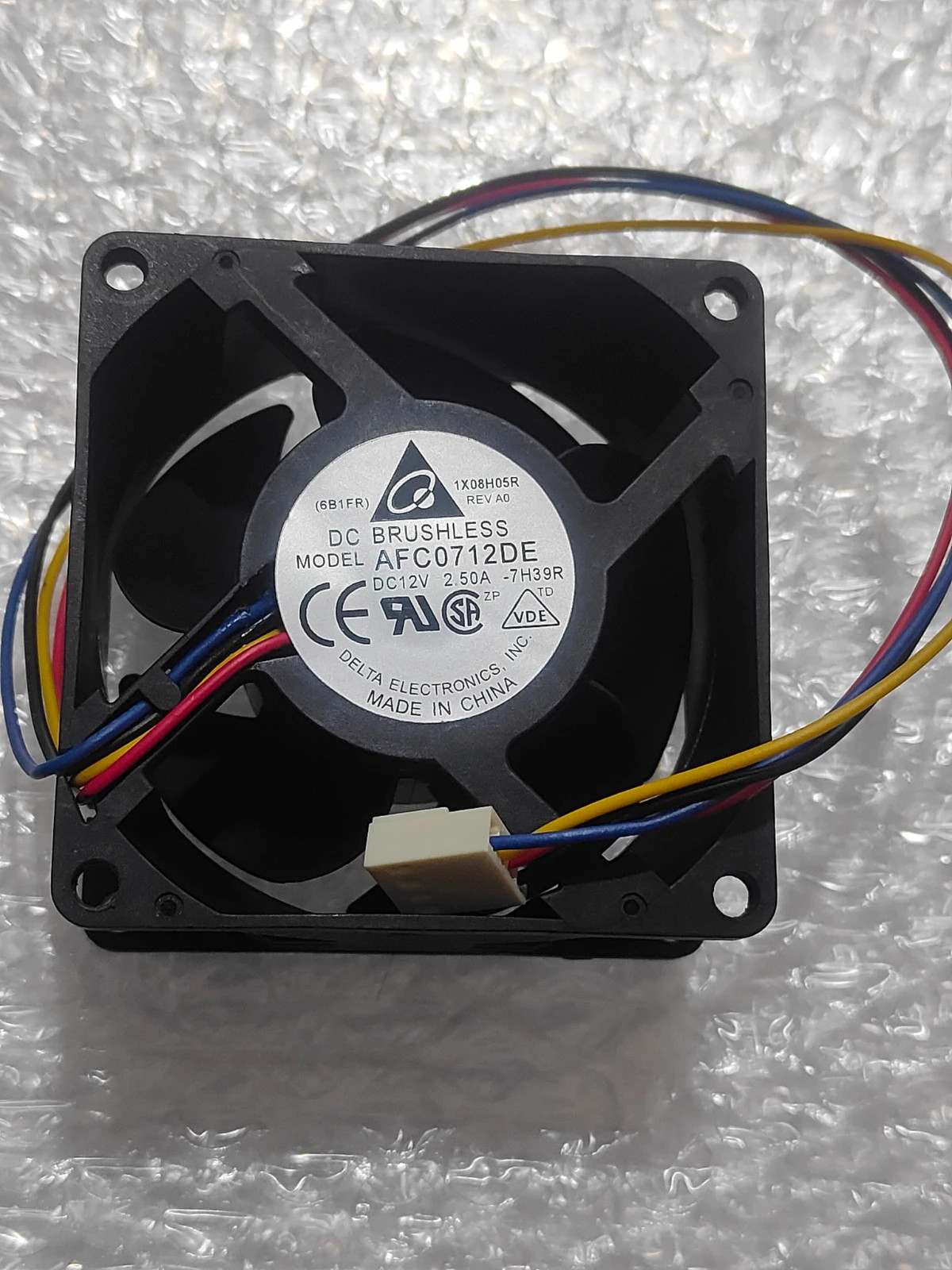 Delta AFC0712DE 7038 DC12V 2.50A 7CM 4-Wire Server Cooling Fan