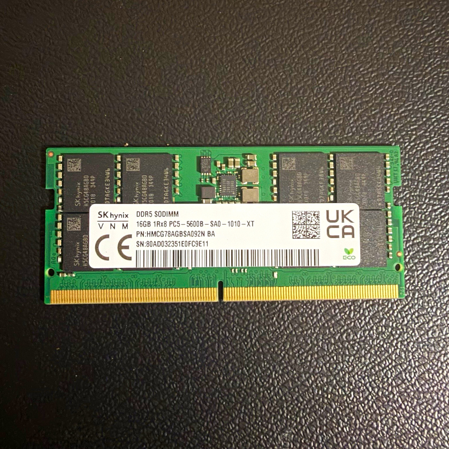 SK hynix 16GB DDR5-5600 262-Pin SO-DIMM Non-ECC HMCG78AGBSA092N