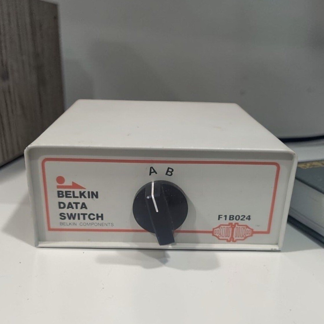 Belkin Data Switch F1B024 Vintage A/B DB25 Manual Parallel Serial Switch Box