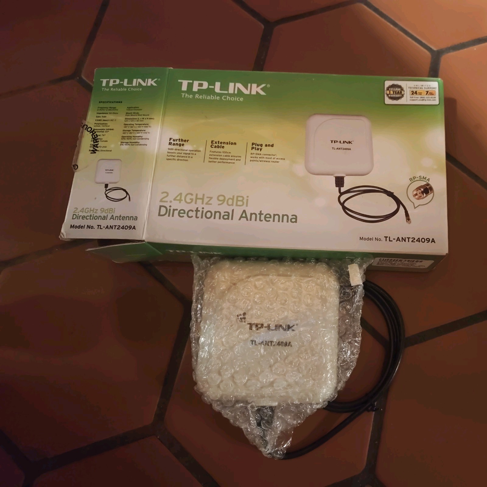 TP-LINK TL-ANT2409A 9dBi 2.4GHz Directional Antenna -Open Box