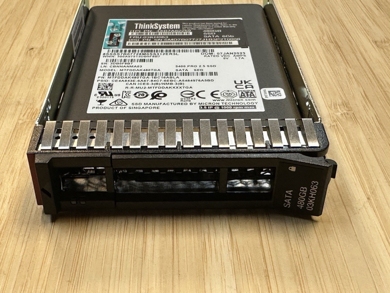 Lenovo 480GB 4XB7A82259 ThinkSystem 2.5 SFF Read Intensive SATA 6Gb HS SSD 6G