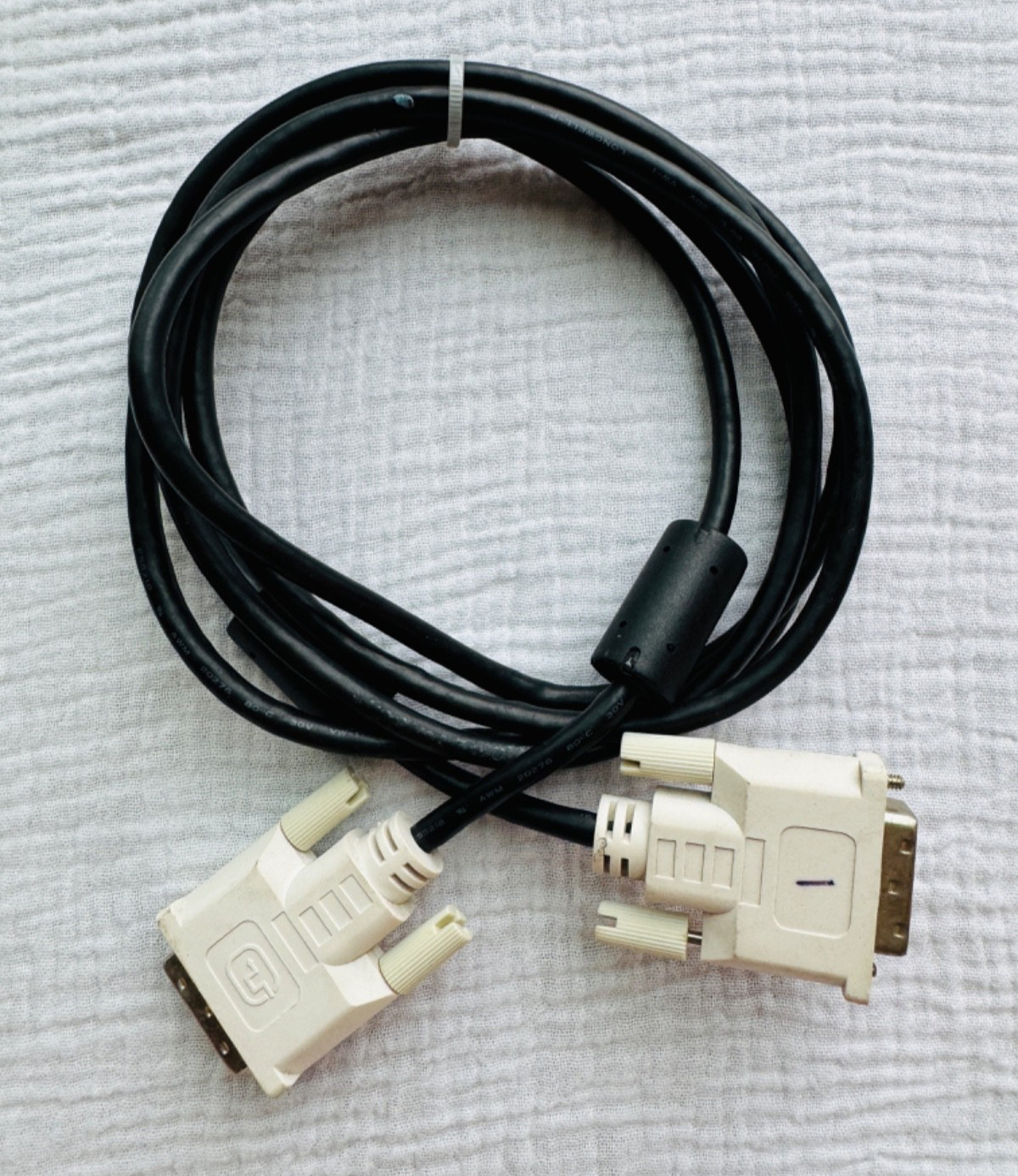 DVI-D Dual Link Monitor Cable Male to Male with Ferrite Cores 6 ft 9 in
