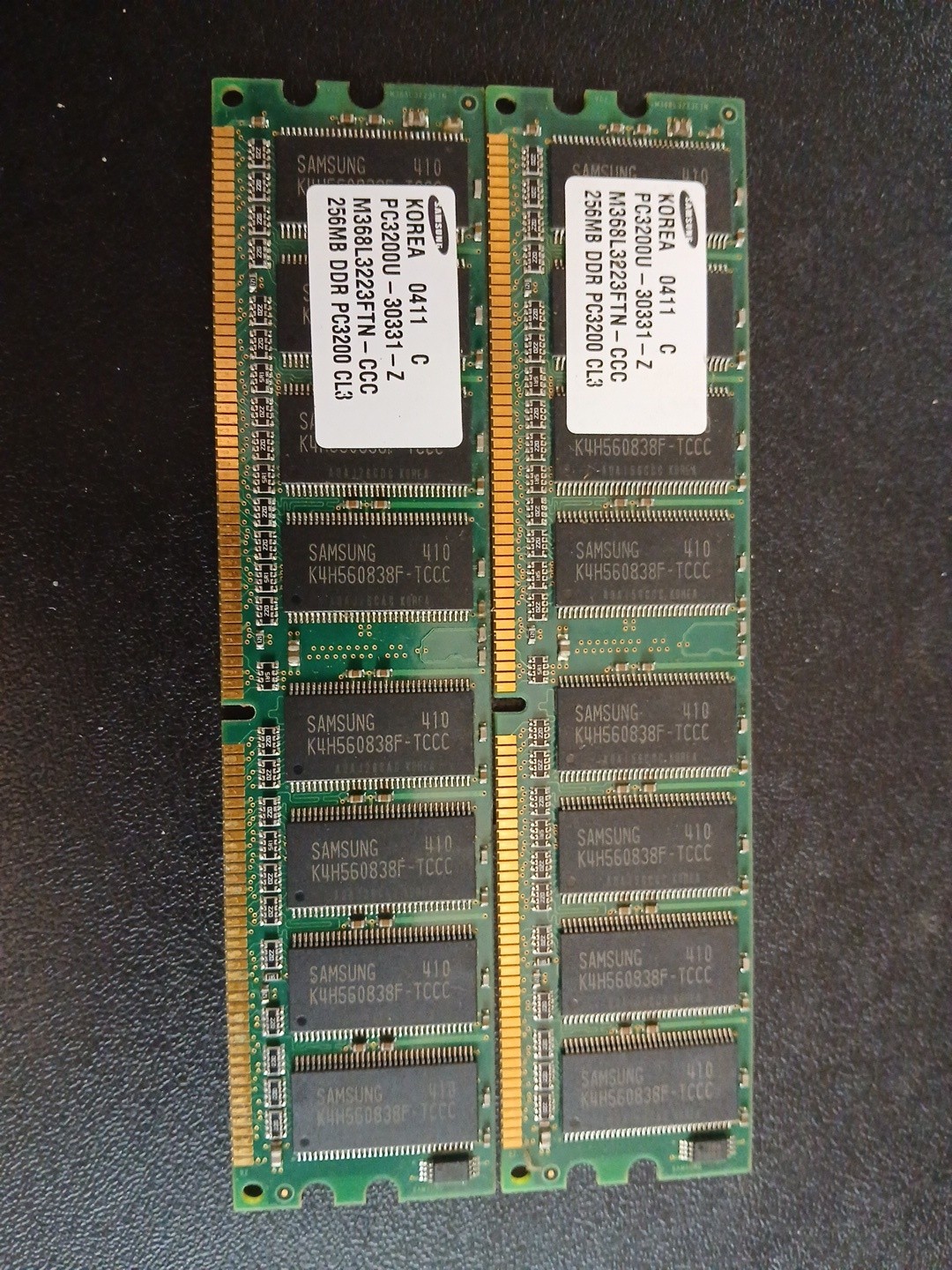 2 Samsung 256MB , DDR ,184 PIN , PC-3200 ( Model: M368L3223FTN-CCC)