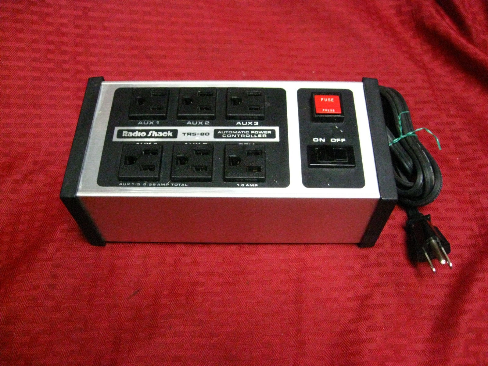 Vintage  TRS-80 Radio Shack 26-1429 Automatic Power Controller outlet strip