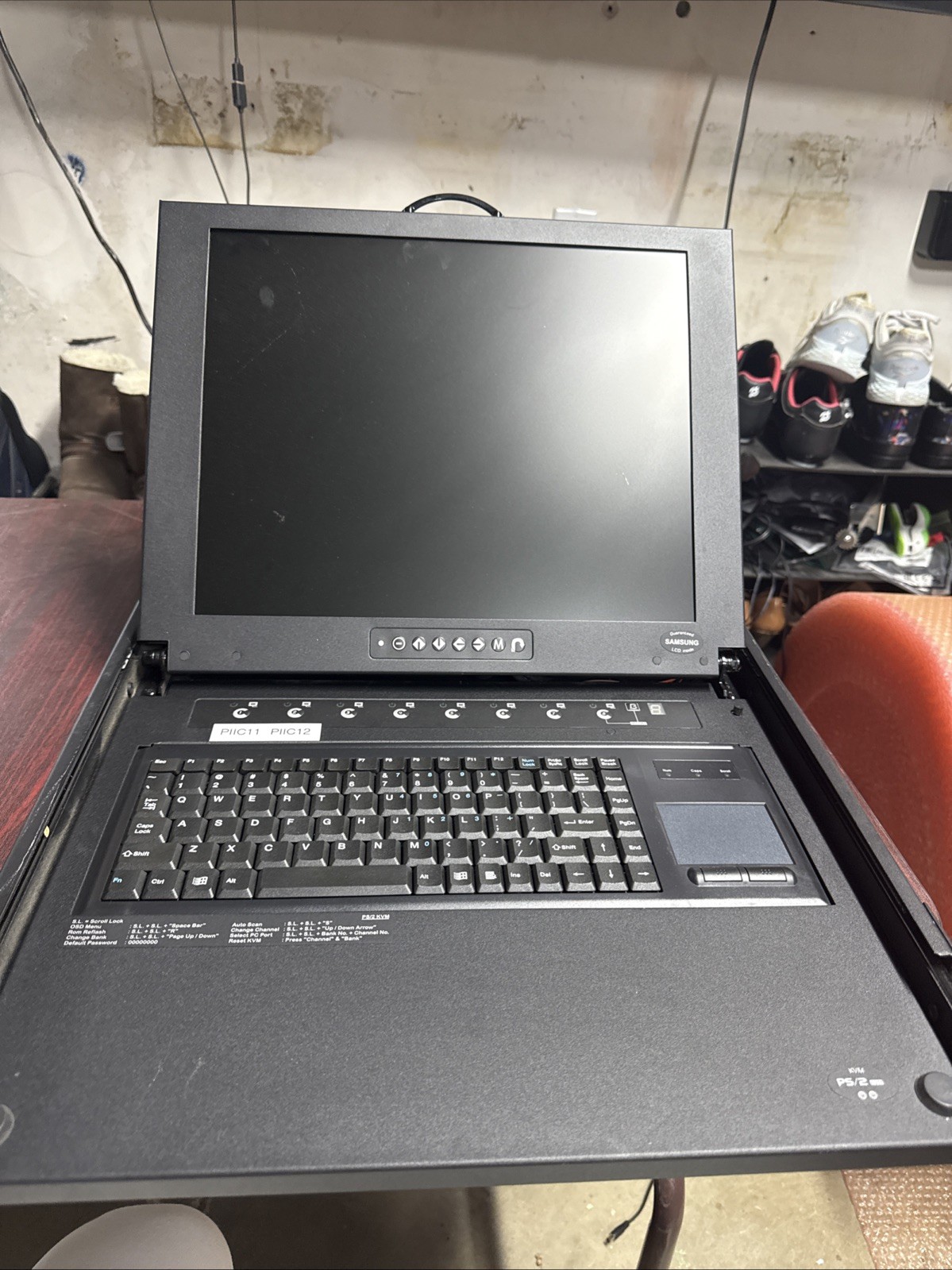 ACNODES KD8178 KD 8178 Rack console with 17" LCD, keyboard and 8 port KVM switch