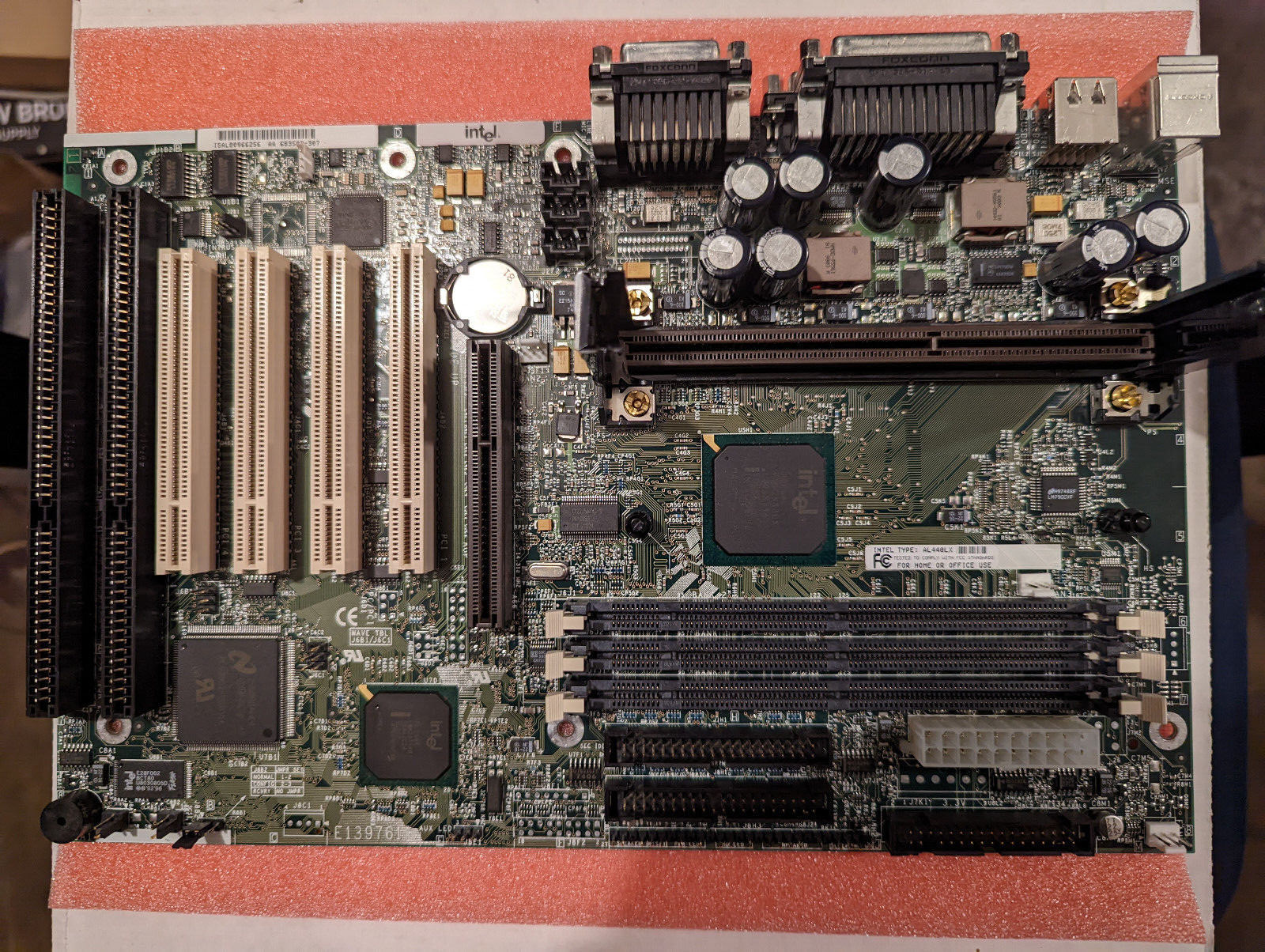 Intel AL440LX Socket 1 4 PCI 2 ISA ATX Motherboard 683503-307
