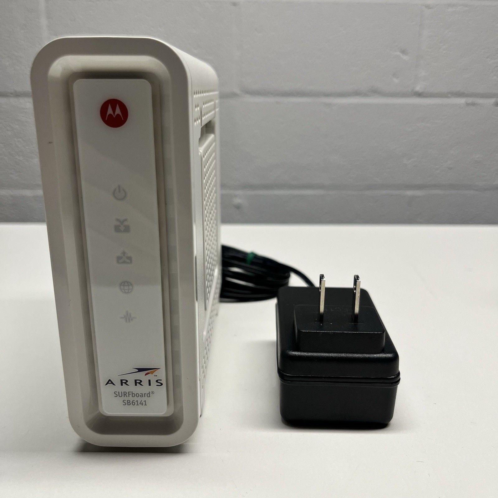 ARRIS SURFboard SB6141 Cable Modem DOCSIS 3.0 8x4 343 Mbps Black