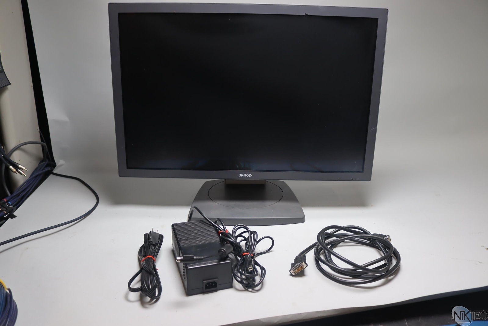 BARCO 30" IPS MDNC-4130 MONITOR 2560 x 1600 4MP DICOM 30BIT COLOR