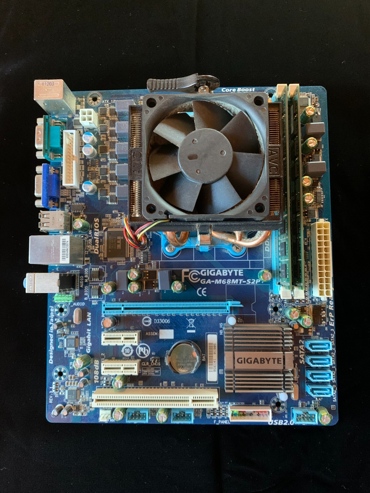 GIGABYTE GA-M68MT-S2 w/ AMD Athlon II  16GB DDR3 Ram