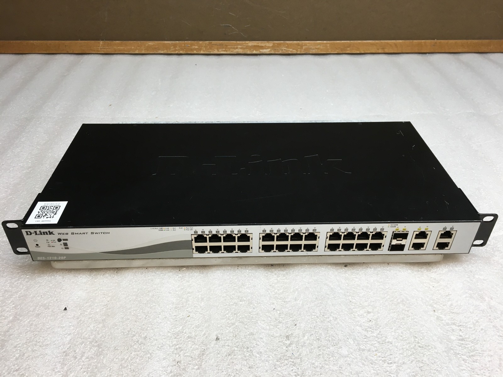 D-Link DES-1210-28P Fast Web Smart PoE Managed Switch w/Rack Ears