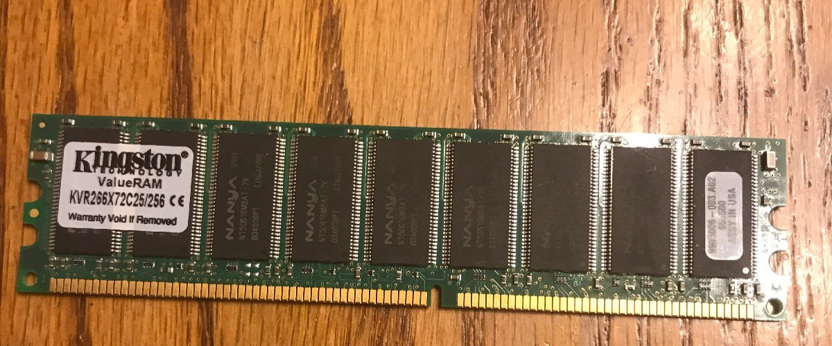 Kingston Value Computer RAM KVR266X72C25/256 N 24h