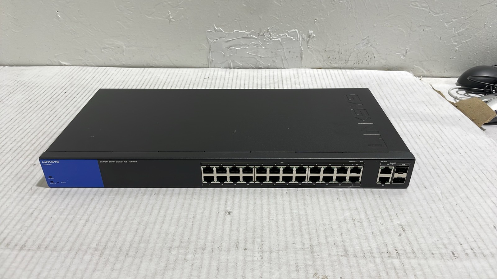 Linksys LGS326P 26-Port Smart Managed Gigabit PoE+ Switch 24x RJ45