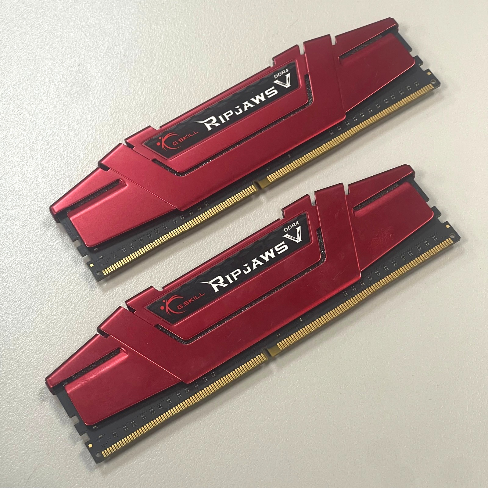 G.SKILL RIPJAWS V 8GB (2x4GB) DDR4 RAM PC4-19200 1.20V 2400MHz F4-2400C15D-8GVR