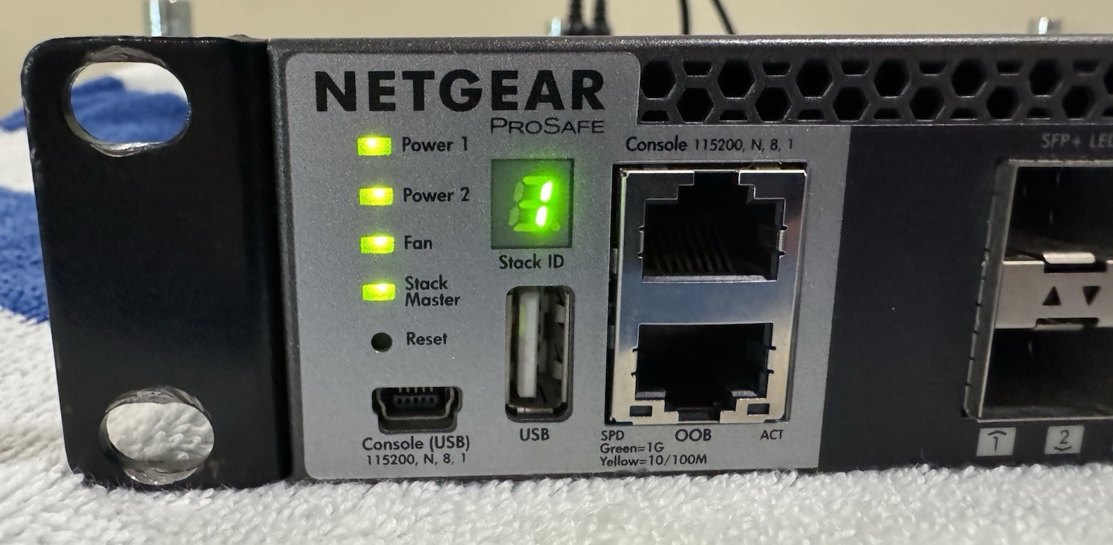 NETGEAR ProSAFE M4300-24X24F 48-Port 10G L3 Fully Managed Rack Switch 3 of 3