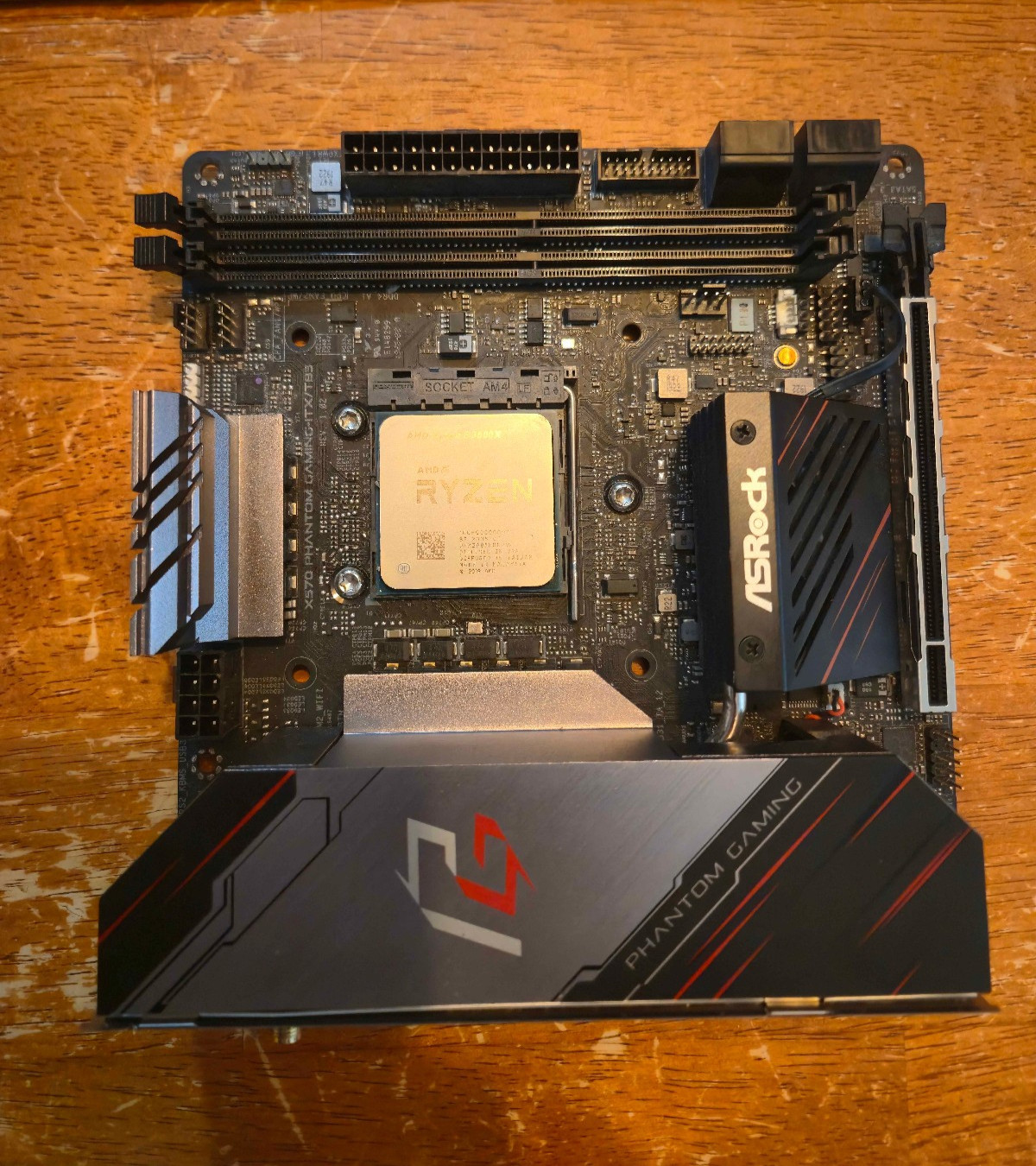 ASRock X570 Phantom Gaming-ITX/TB3 Mini ITX+AMD Ryzen 5 3600x + 8 GB RAM (4x2)