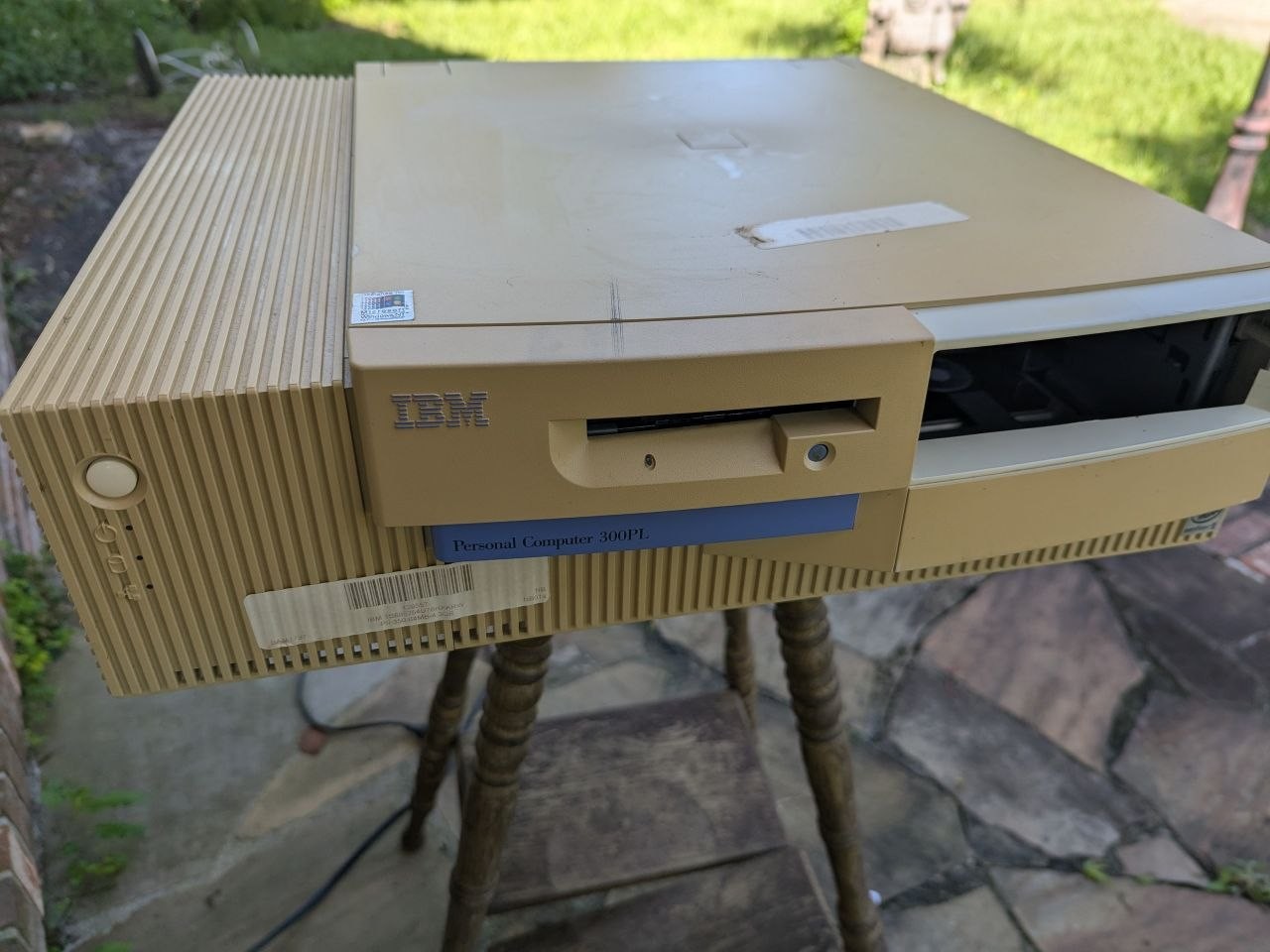 IBM Personal Computer 300PL Pentium II Desktop PC Powers On TC