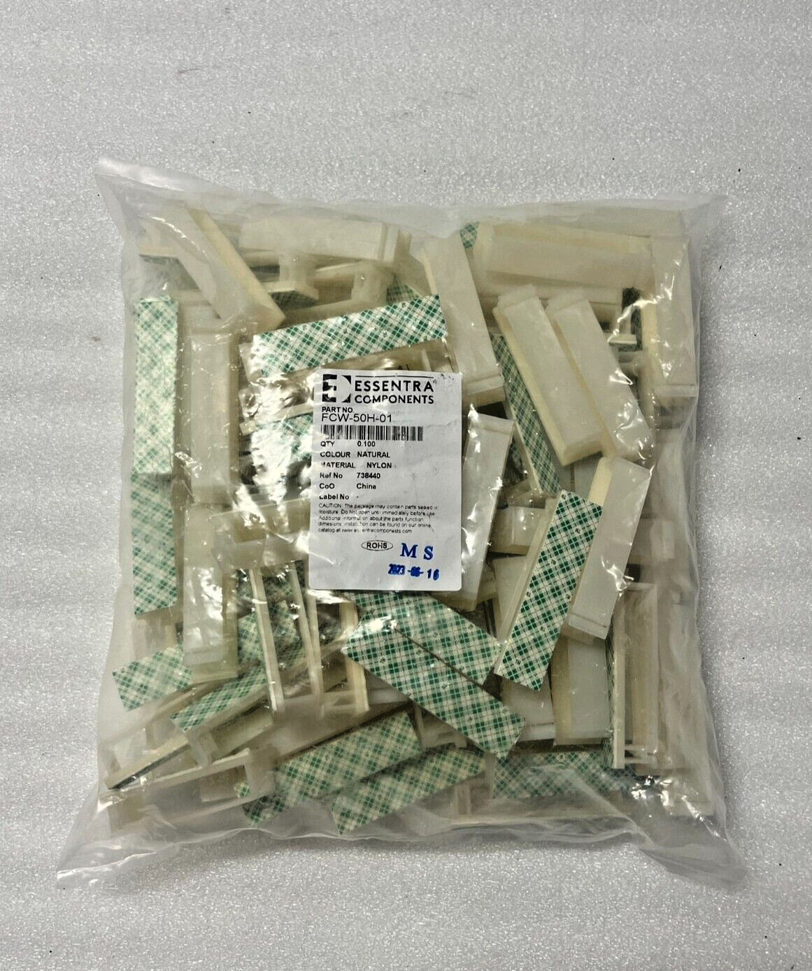 New NIB Lot of 100 Essentra FCW-50H-01 Natural Nylon Adhesive Flat Cable Clip 3"